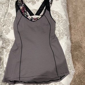 Women’s Lululemon super sport tank size 8 new stripes & flowers